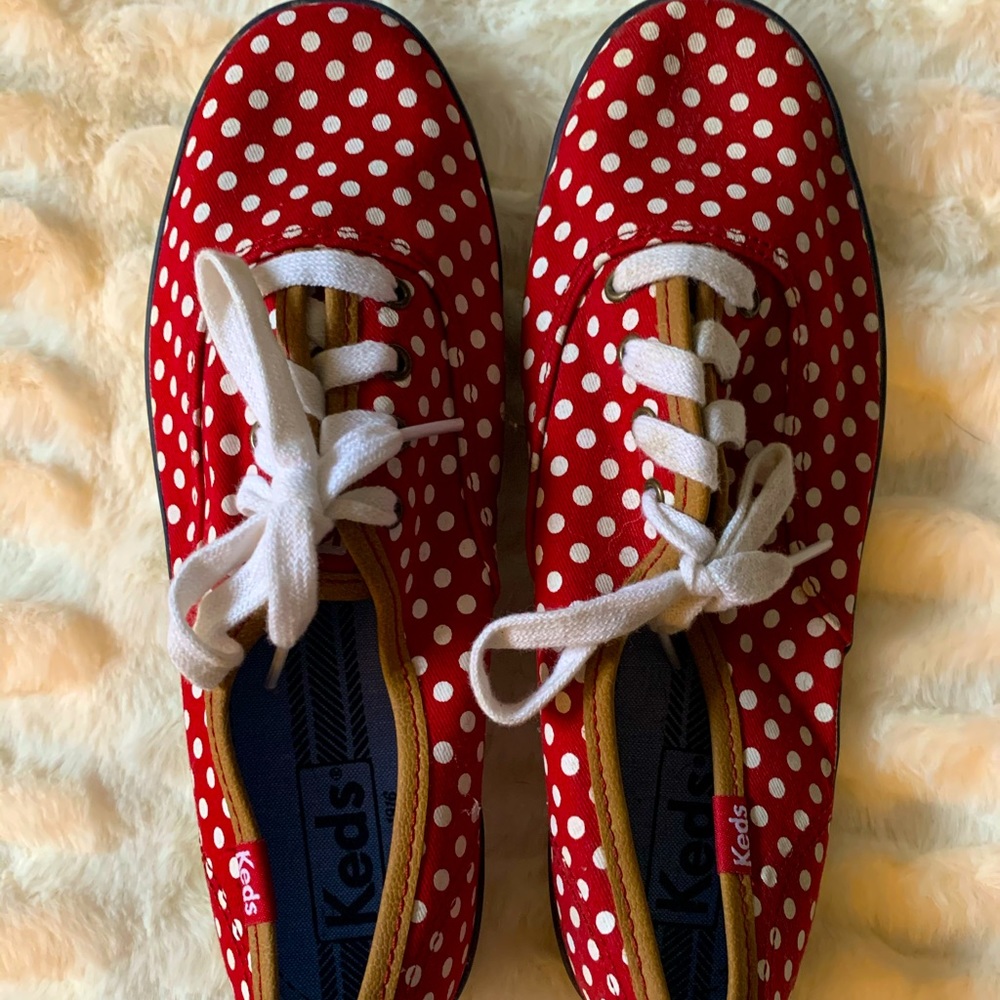 Polka dot keds